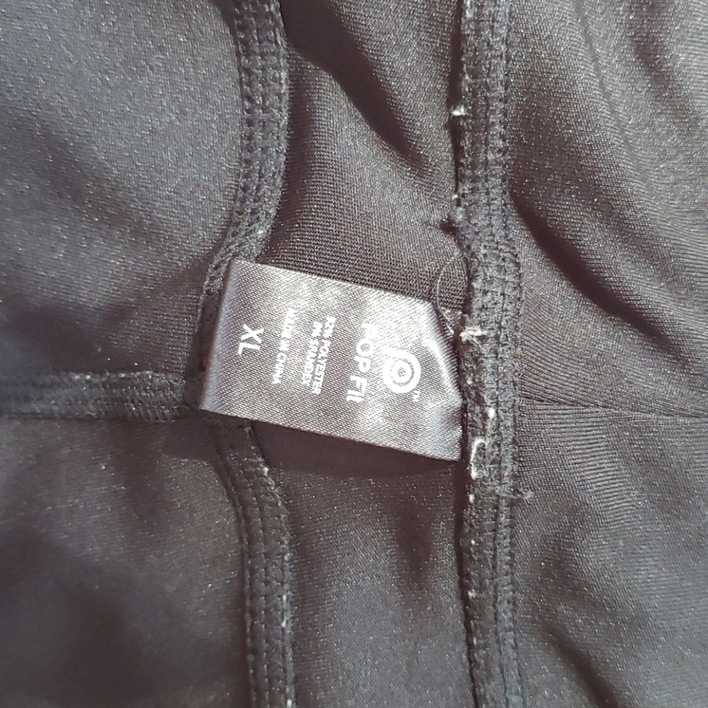 Popfit yoga pant with gold phone/water pocket